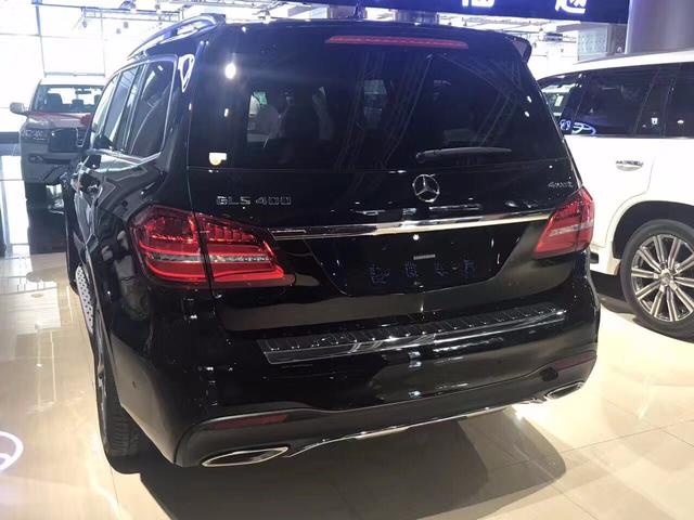 gls400奔驰价格,奔驰GLS400价格解析，豪华SUV的市场定位与价值体现