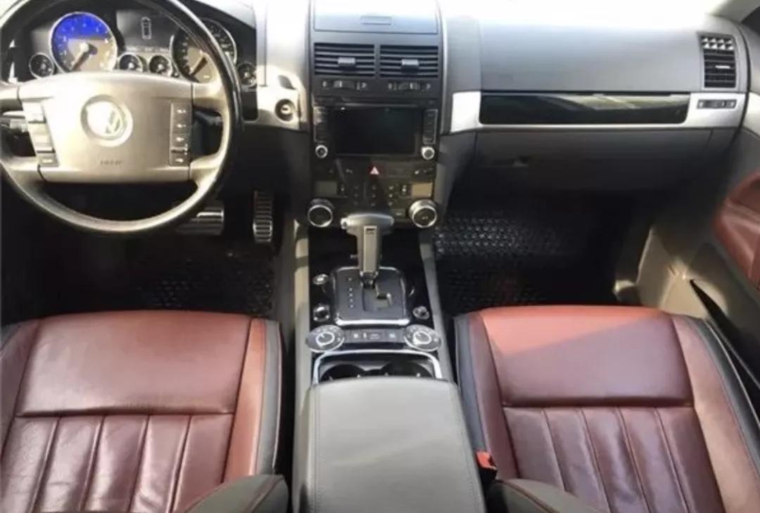 w12 6 0辉腾,揭秘W12 6 0辉腾，精工之作的豪华轿车典范
