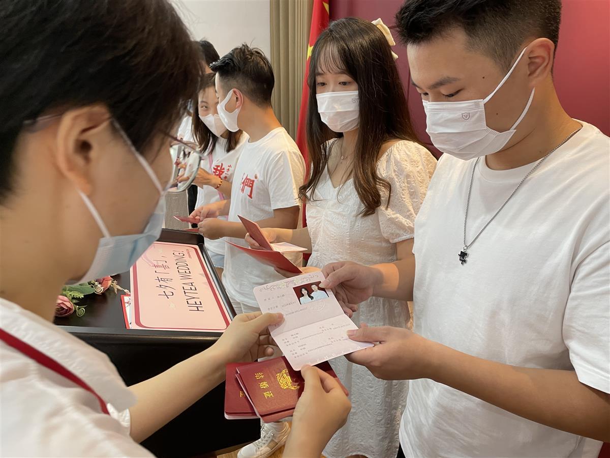 向幸福出发最新一期视频直播,向幸福出发，最新一期视频直播的启示与感悟