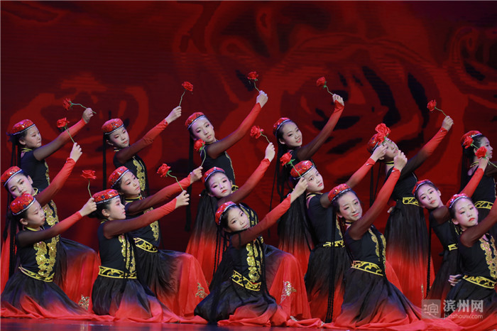 最新幼儿舞蹈三字经,最新幼儿舞蹈三字经，舞动童年，培育未来之星