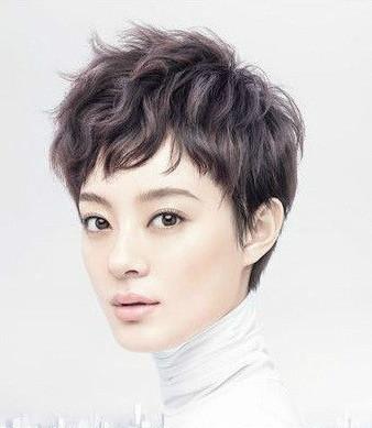 郭彩洁最新短发图片,郭彩洁最新短发图片，时尚潮流的新标杆