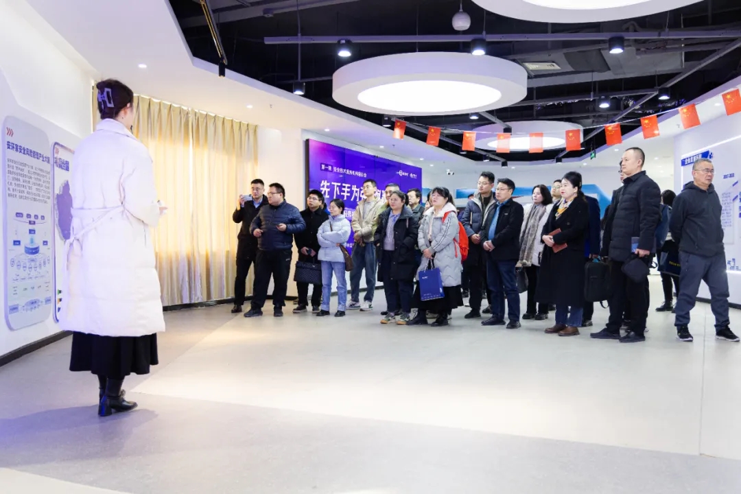 2025香港正版全年免费资料,探索香港，正版资料的免费共享与未来发展（2025展望）