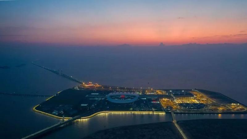 2025年新澳门挂牌全篇,新澳门挂牌展望，迈向更加繁荣的明天（全篇章）